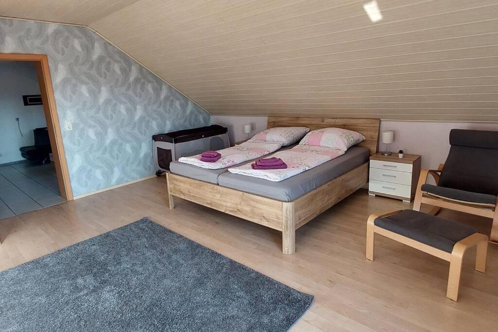 Grosse Tolle 4 Zimmer Ferienwohnung Im Herzen Des Odenwaldes Mörlenbach Buitenkant foto