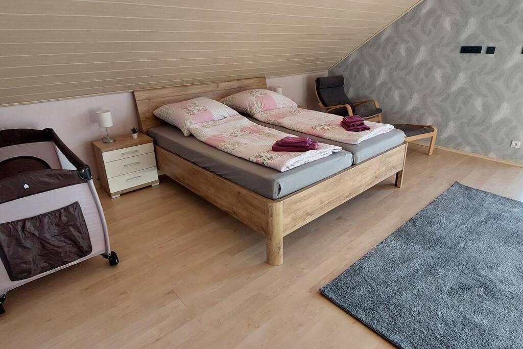 Grosse Tolle 4 Zimmer Ferienwohnung Im Herzen Des Odenwaldes Mörlenbach Buitenkant foto