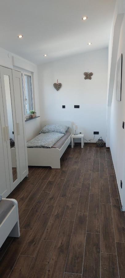 Grosse Tolle 4 Zimmer Ferienwohnung Im Herzen Des Odenwaldes Mörlenbach Buitenkant foto